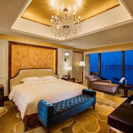 Hilton Wuhan Yangtze Riverside Kültér fotó