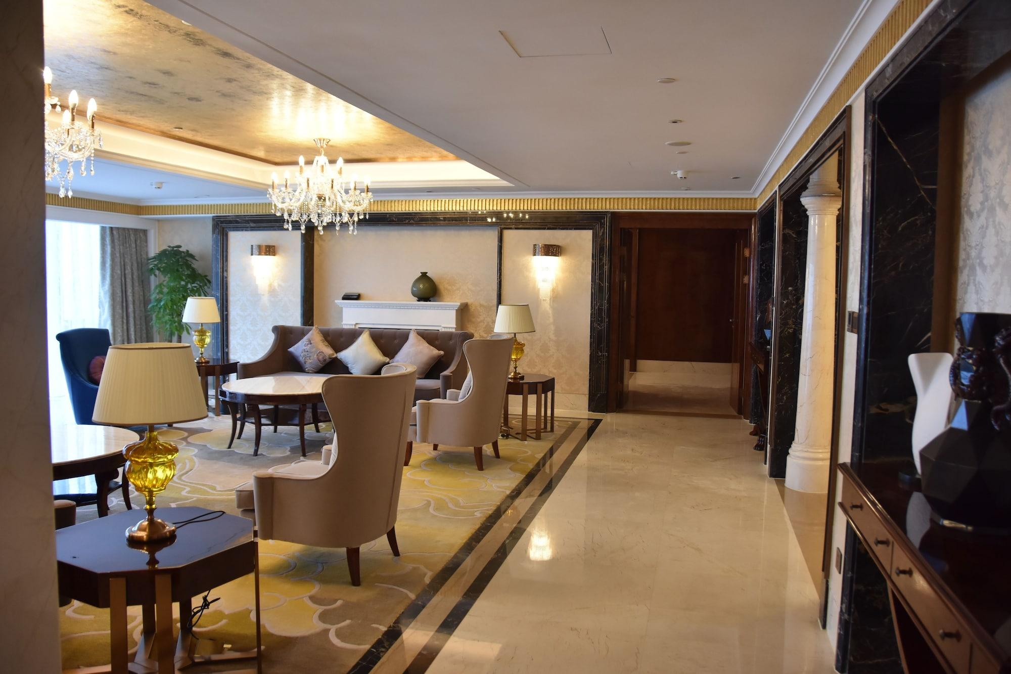 Hilton Wuhan Yangtze Riverside Kültér fotó