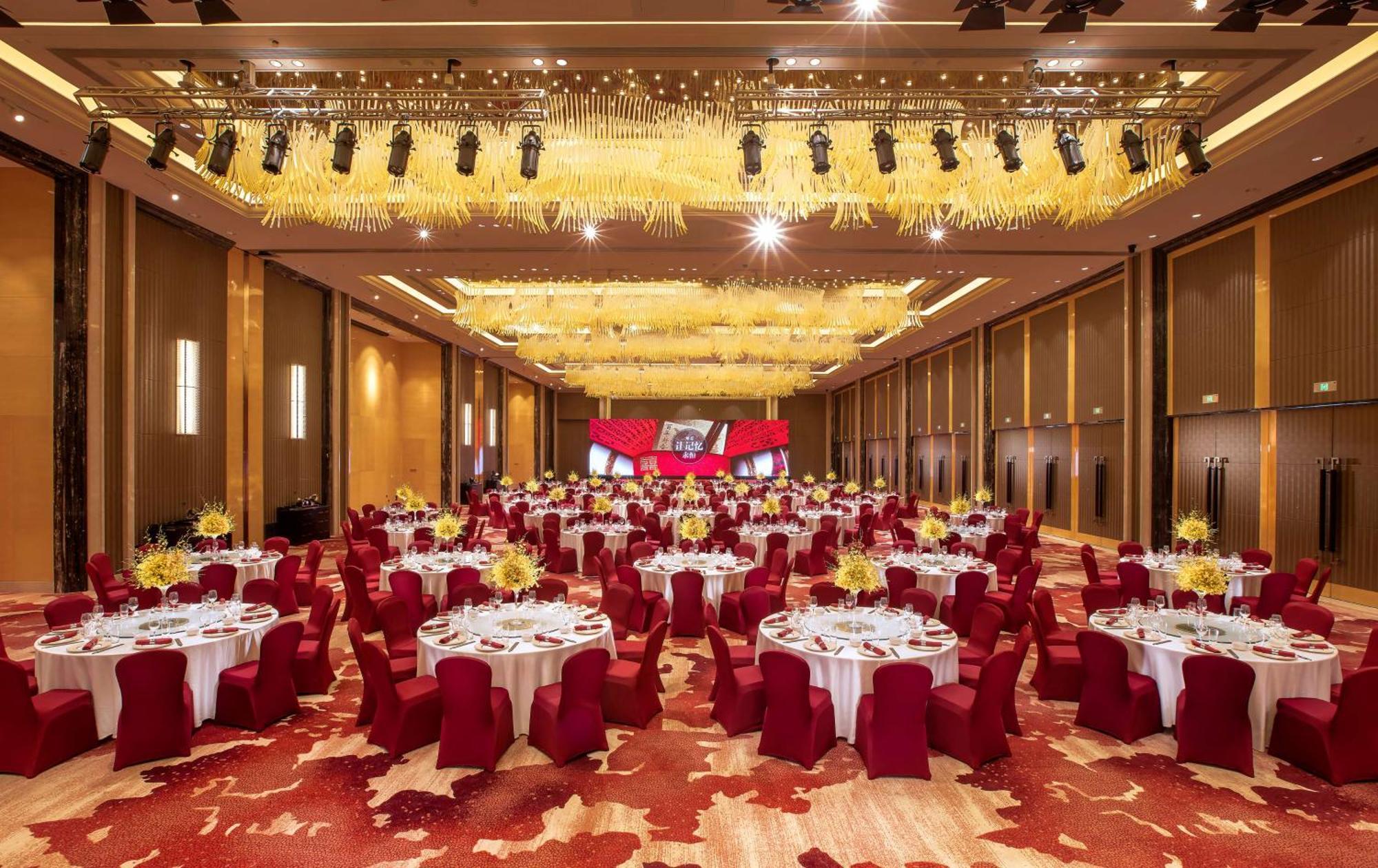 Hilton Wuhan Yangtze Riverside Kültér fotó