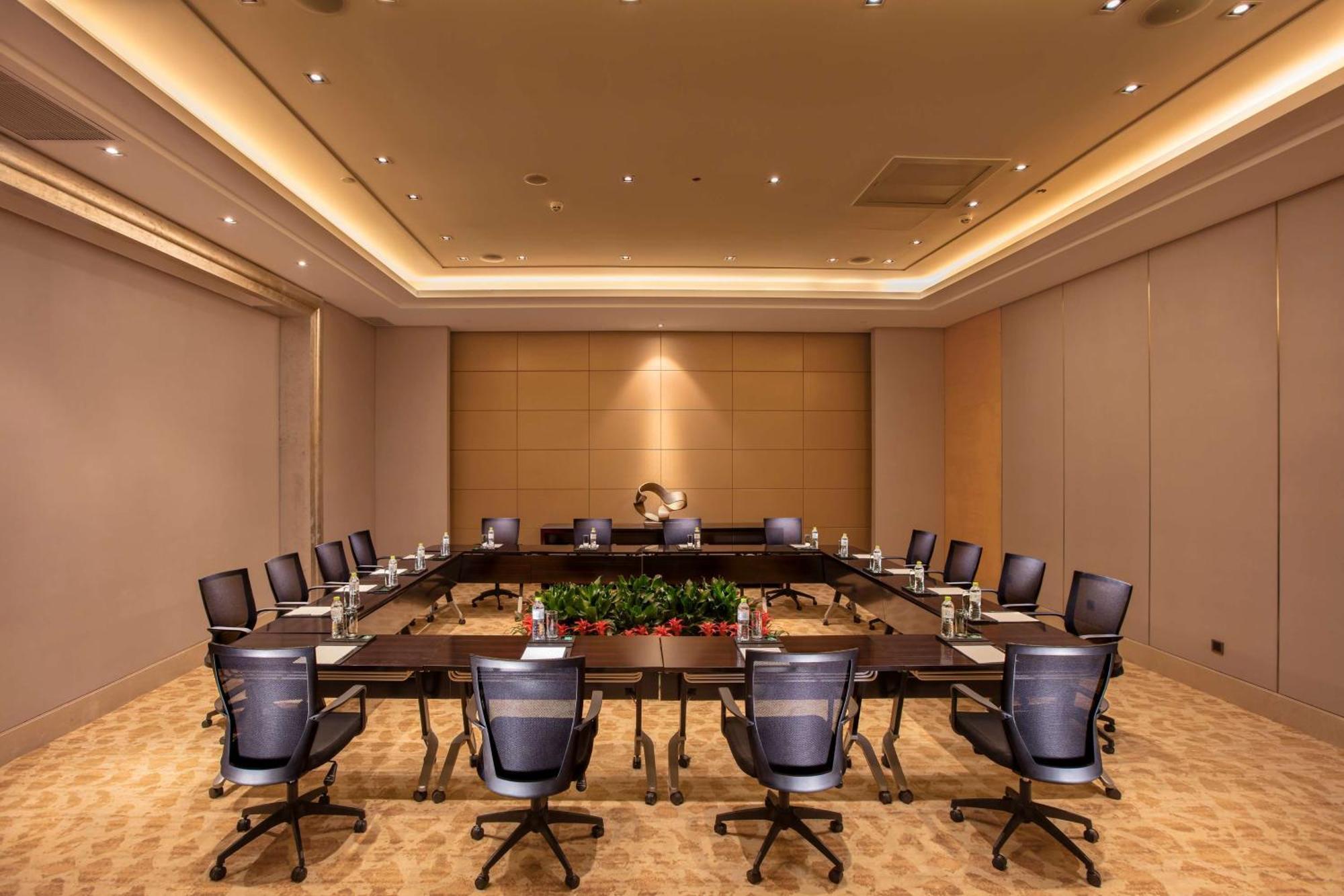 Hilton Wuhan Yangtze Riverside Kültér fotó