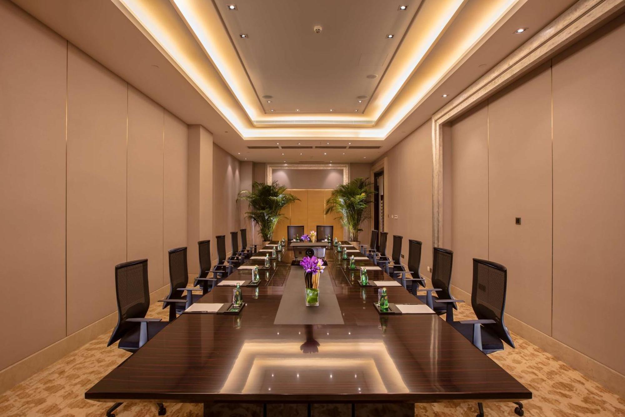 Hilton Wuhan Yangtze Riverside Kültér fotó