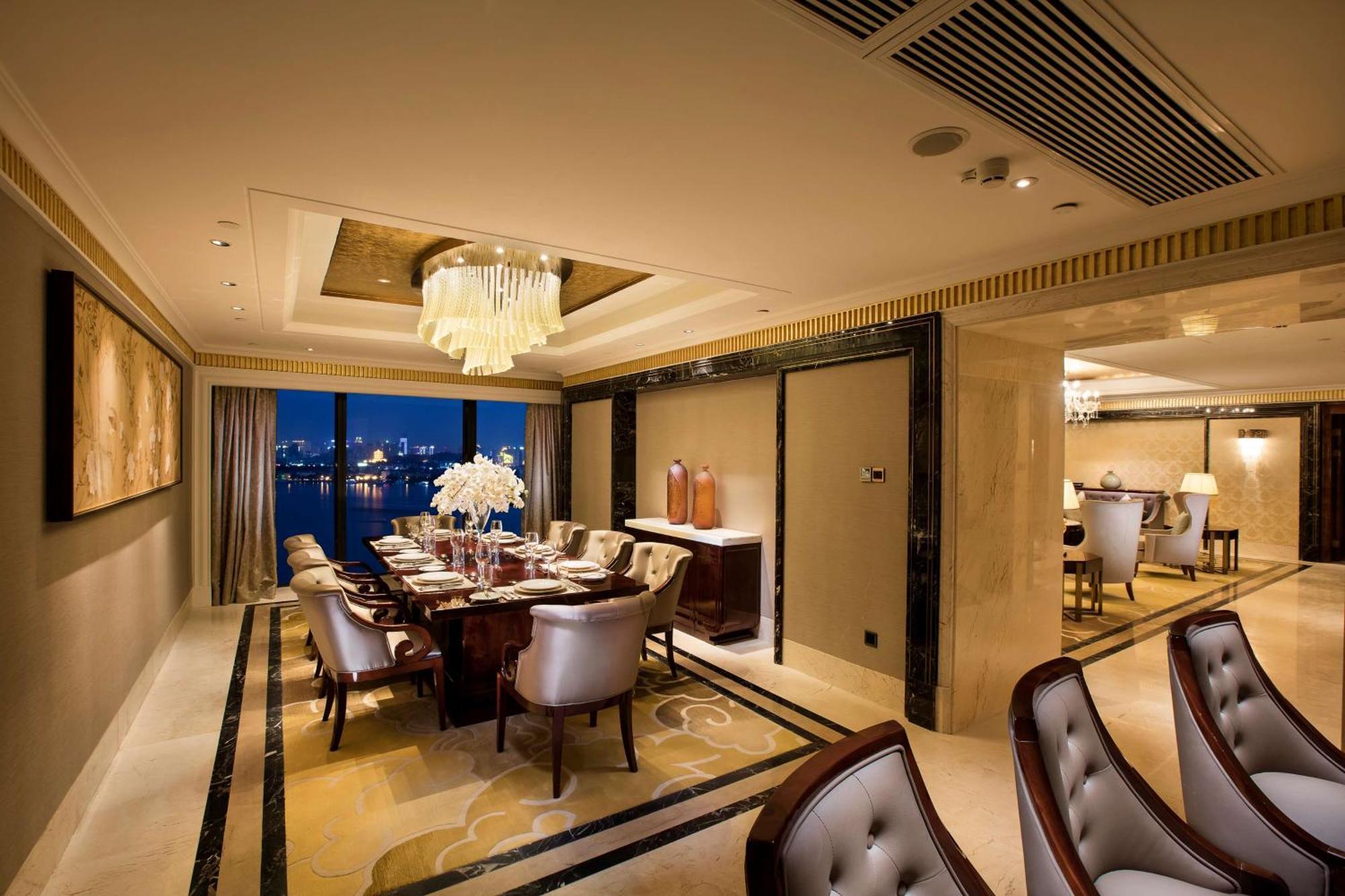 Hilton Wuhan Yangtze Riverside Kültér fotó