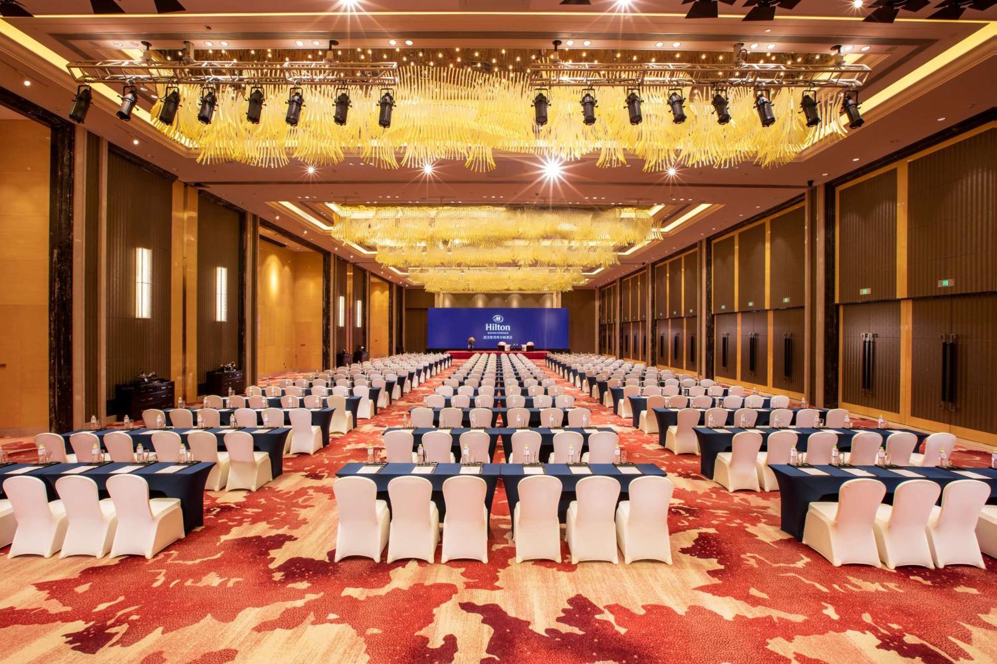 Hilton Wuhan Yangtze Riverside Kültér fotó