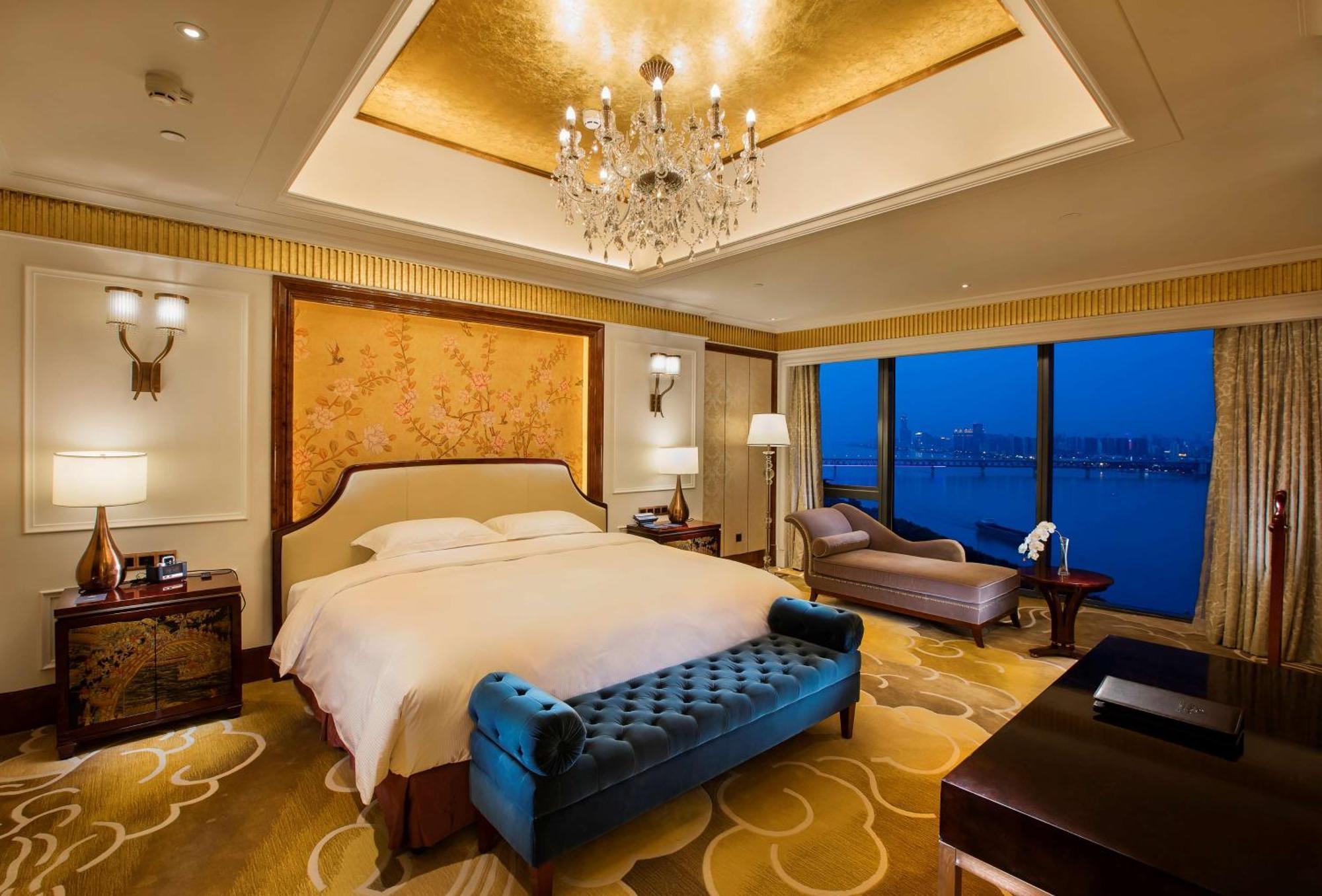 Hilton Wuhan Yangtze Riverside Kültér fotó