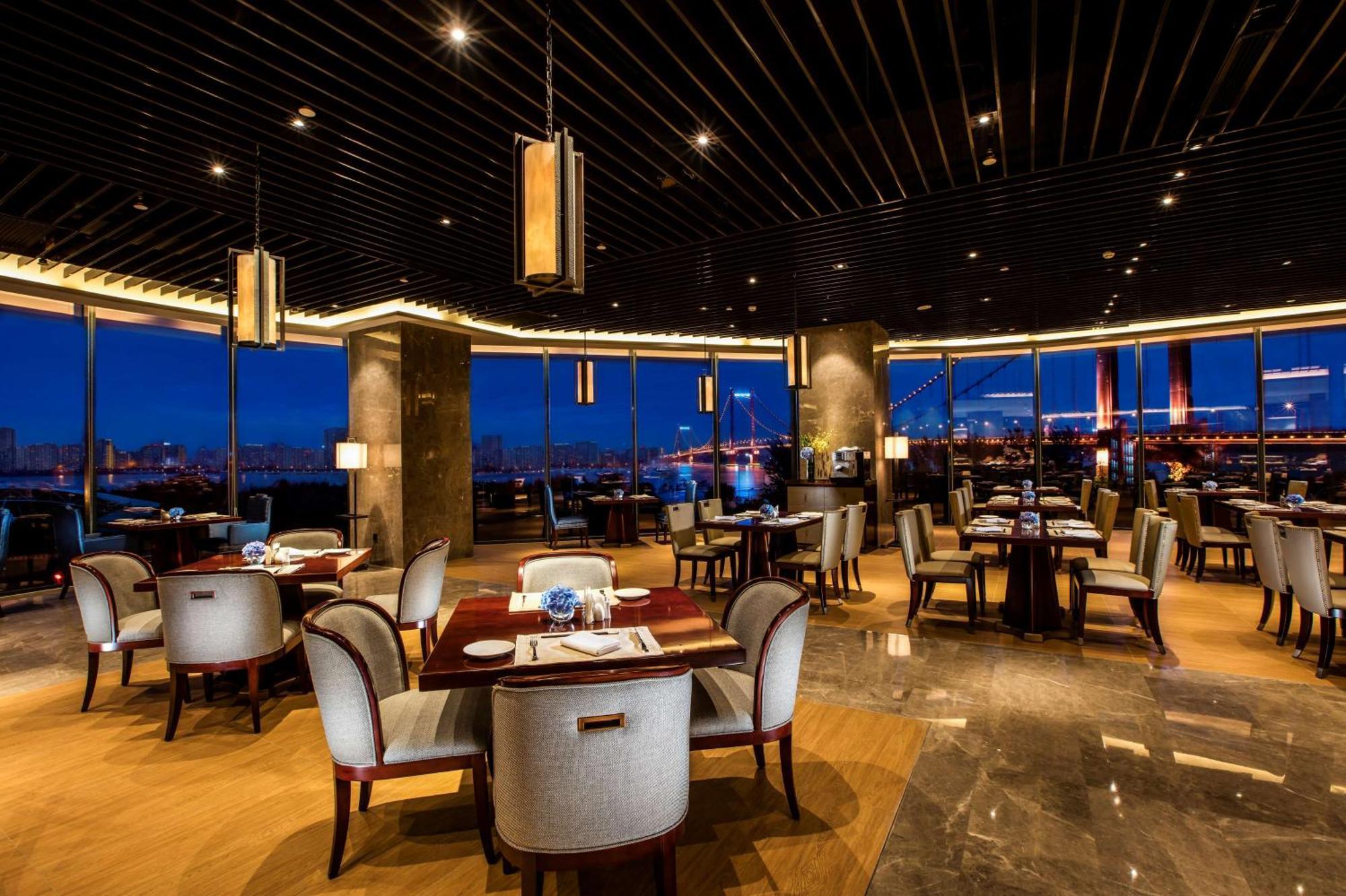 Hilton Wuhan Yangtze Riverside Kültér fotó